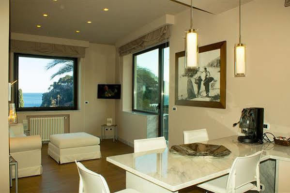 Fenetre Sur Le Blue Taormina Exterior foto